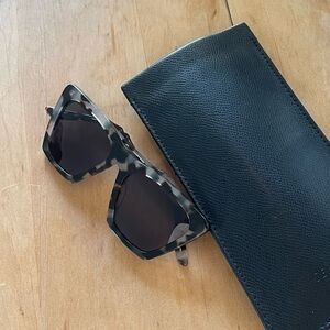Illesteva Sunglasses, Tortoise